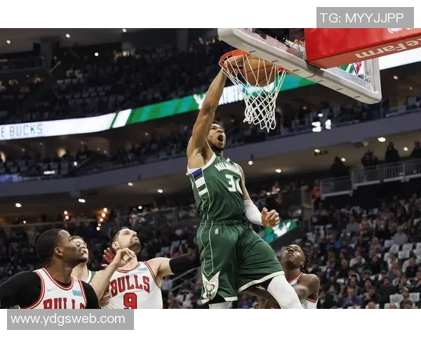 2001年NBA季后赛魔术对决雄鹿的精彩瞬间与历史回顾